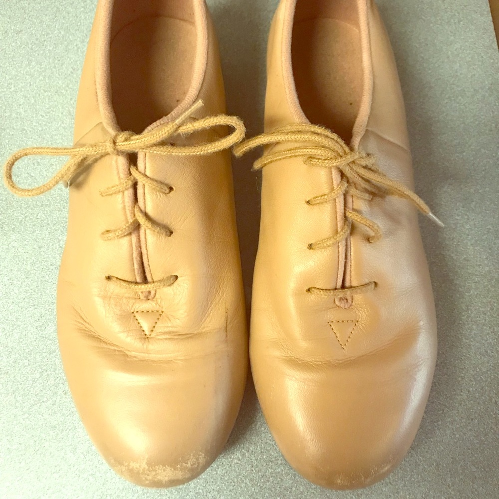 🩰Host Pick🩰 Girls size 5M Bloch tan Tap shoes